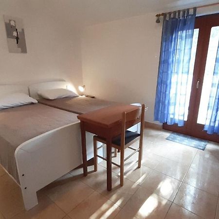 Apartments Nadia Sokolic Нерезине Екстериор снимка
