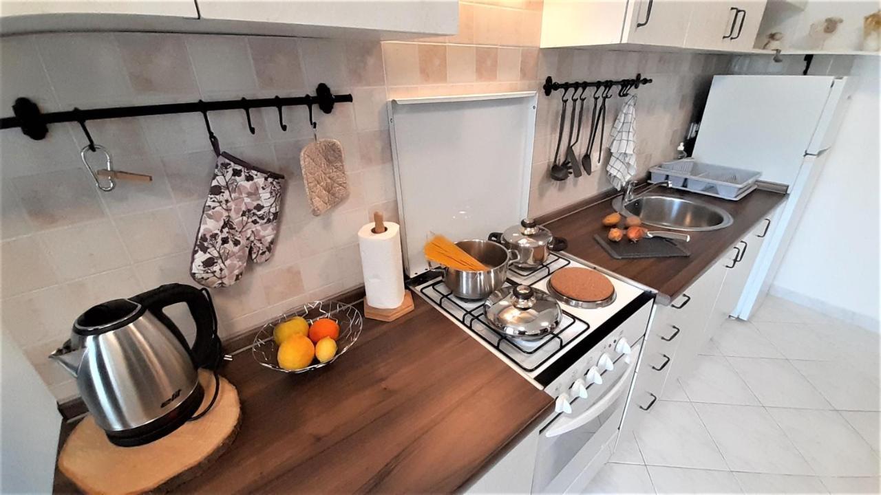 Apartments Nadia Sokolic Нерезине Екстериор снимка