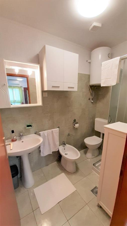Apartments Nadia Sokolic Нерезине Екстериор снимка