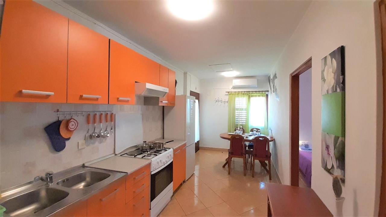 Apartments Nadia Sokolic Нерезине Екстериор снимка